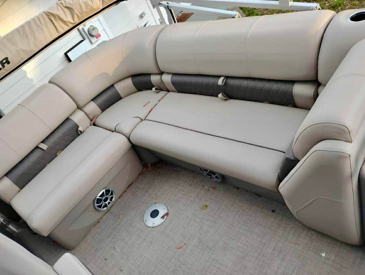 2024 Sun Tracker Party Barge (Destin/Fort Walton, FL)