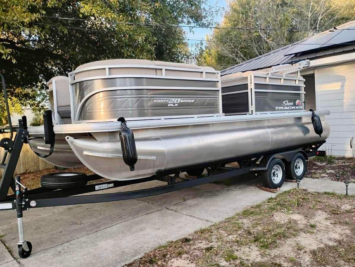 2024 Sun Tracker Party Barge (Destin/Fort Walton, FL)